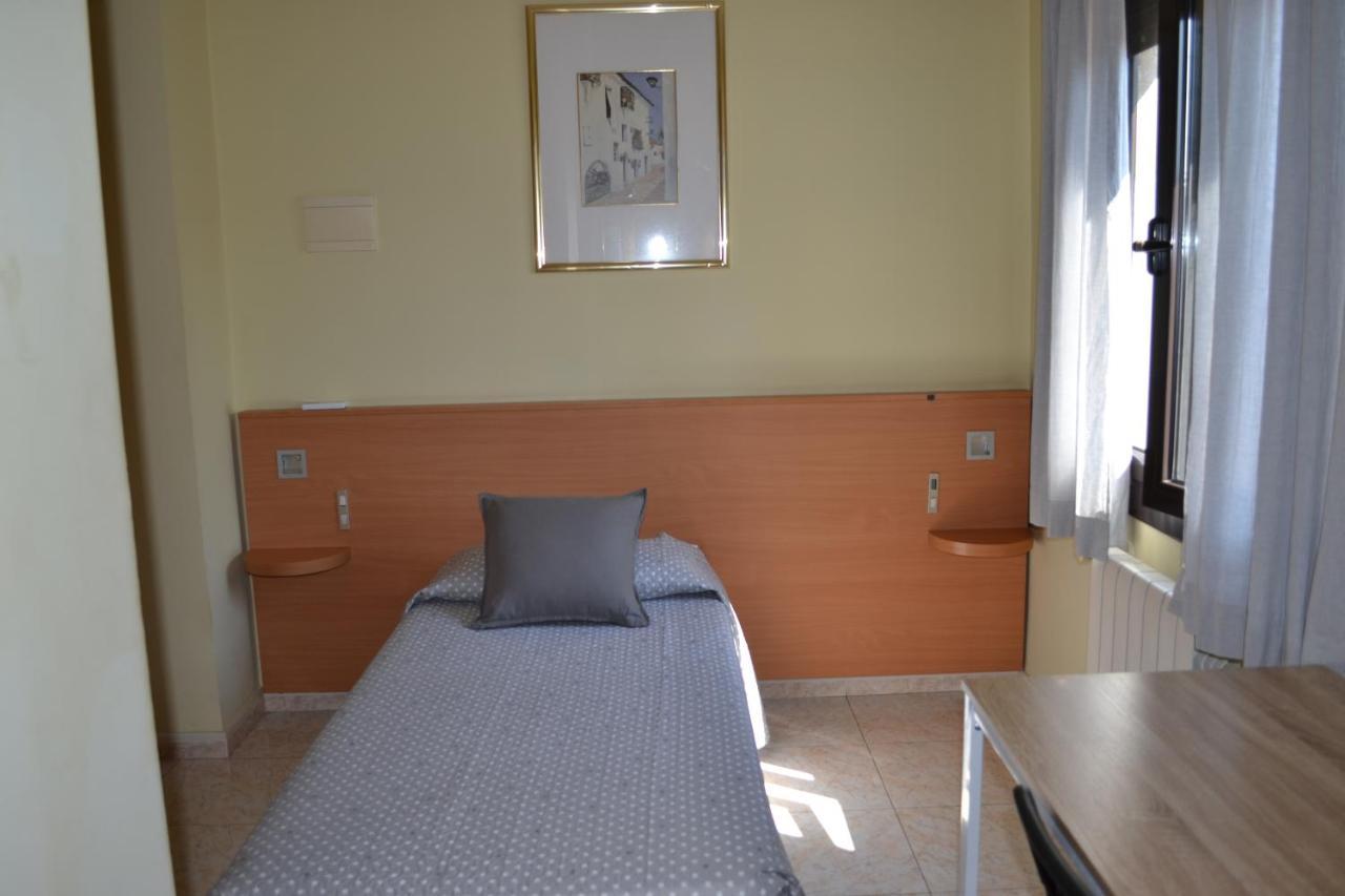 Hostal Bartis 피게레스 외부 사진
